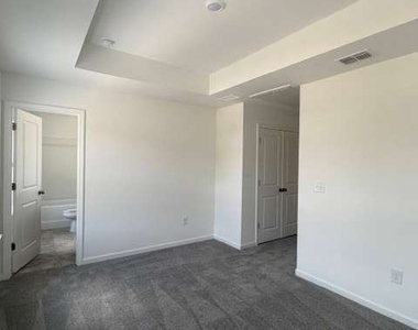 2829 Rosehall Way - Photo Thumbnail 12