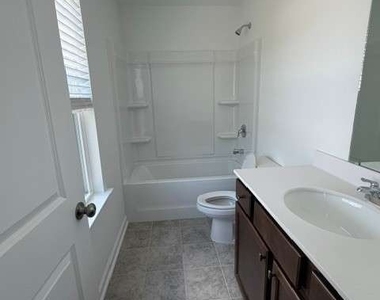 2829 Rosehall Way - Photo Thumbnail 13