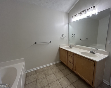 3051 Kentmere Drive - Photo Thumbnail 11