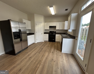 3051 Kentmere Drive - Photo Thumbnail 5