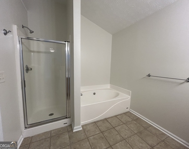 3051 Kentmere Drive - Photo Thumbnail 10