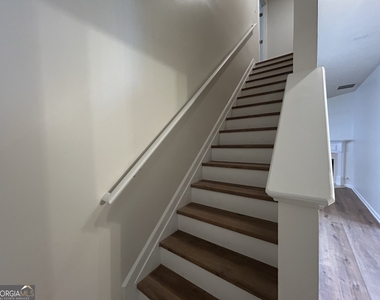 3051 Kentmere Drive - Photo Thumbnail 8