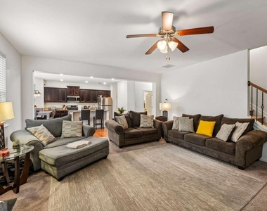 6216 Oakdale Ridge Court Se - Photo Thumbnail 2