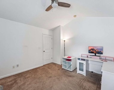 6216 Oakdale Ridge Court Se - Photo Thumbnail 16