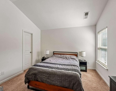 6216 Oakdale Ridge Court Se - Photo Thumbnail 19