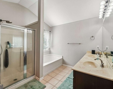 6216 Oakdale Ridge Court Se - Photo Thumbnail 14