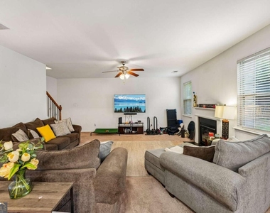 6216 Oakdale Ridge Court Se - Photo Thumbnail 6