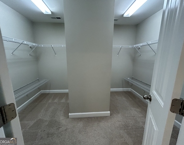 2940 Furlong Court - Photo Thumbnail 20