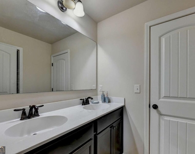 2205 Copperfield Drive - Photo Thumbnail 25