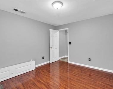 614 Market Place Lane - Photo Thumbnail 5