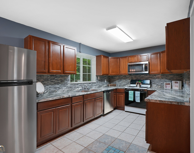 217 Wynnmeade Parkway - Photo Thumbnail 12