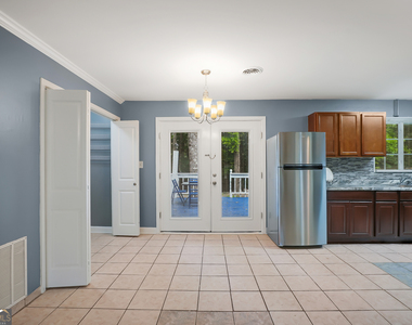 217 Wynnmeade Parkway - Photo Thumbnail 15