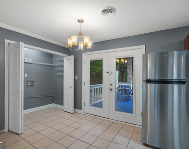 217 Wynnmeade Parkway - Photo Thumbnail 13