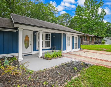217 Wynnmeade Parkway - Photo Thumbnail 3