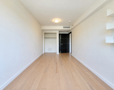 70-9 45th Avenue - Photo Thumbnail 7