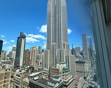 5th Avenue - Photo Thumbnail 11