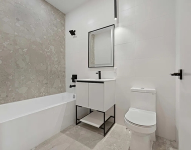 917 Broadway - Photo Thumbnail 3