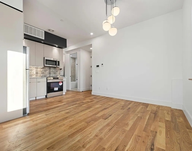 917 Broadway - Photo Thumbnail 2