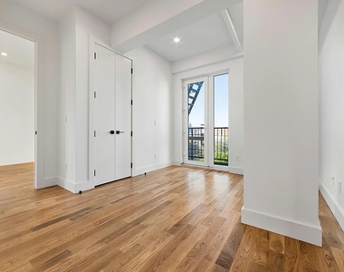 917 Broadway - Photo Thumbnail 6