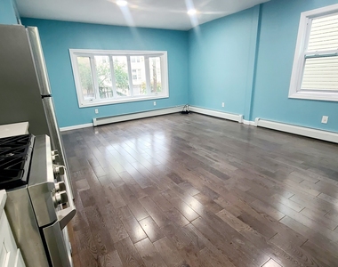 158-24 77th Avenue - Photo Thumbnail 3