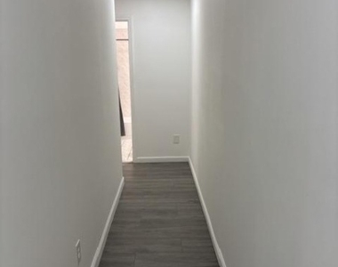 392 College Dr - Photo Thumbnail 12