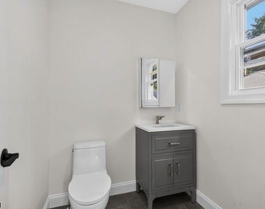 18 Walnut St - Photo Thumbnail 4