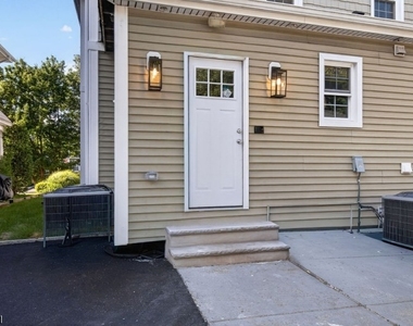 18 Walnut St - Photo Thumbnail 18