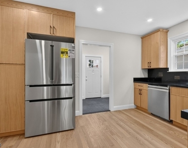 18 Walnut St - Photo Thumbnail 2