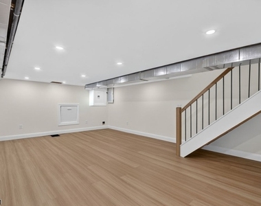 18 Walnut St - Photo Thumbnail 17