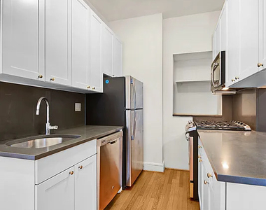 121 Madison Avenue - Photo Thumbnail 2
