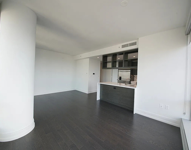 555 10th Avenue - Photo Thumbnail 5