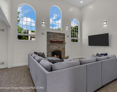 1607 Holbrook Street - Photo Thumbnail 7