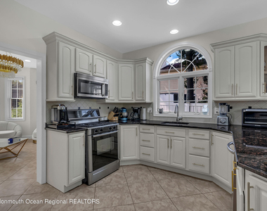 1607 Holbrook Street - Photo Thumbnail 13