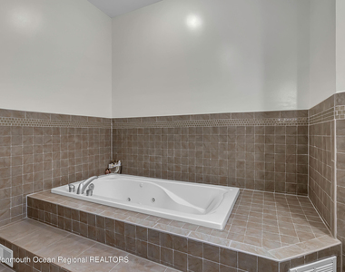 1607 Holbrook Street - Photo Thumbnail 19
