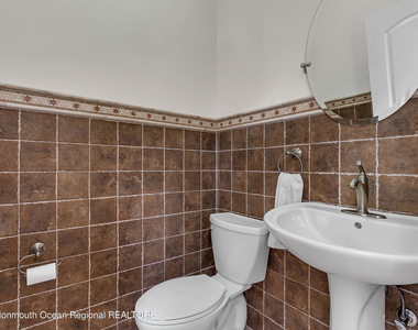 1607 Holbrook Street - Photo Thumbnail 6