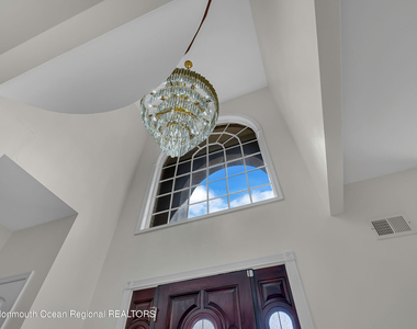 1607 Holbrook Street - Photo Thumbnail 2