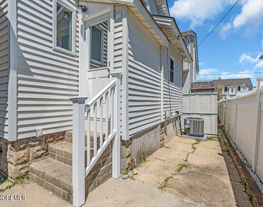 900 A Street - Photo Thumbnail 12