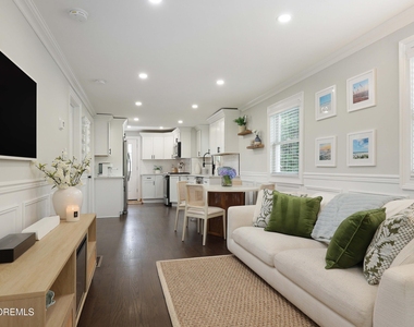 210 Linden Avenue - Photo Thumbnail 7