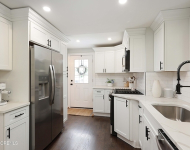 210 Linden Avenue - Photo Thumbnail 11