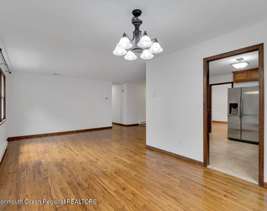 802 Laura Herbert Drive - Photo Thumbnail 8