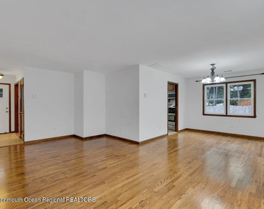 802 Laura Herbert Drive - Photo Thumbnail 5