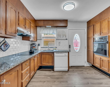 390 Picardy Court - Photo Thumbnail 14