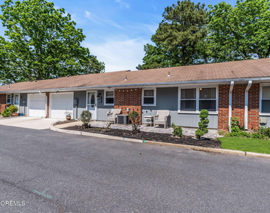 390 Picardy Court - Photo Thumbnail 3