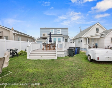 107 17th Avenue - Photo Thumbnail 18