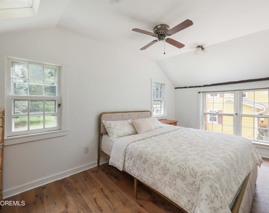 89 Middletown Road - Photo Thumbnail 7