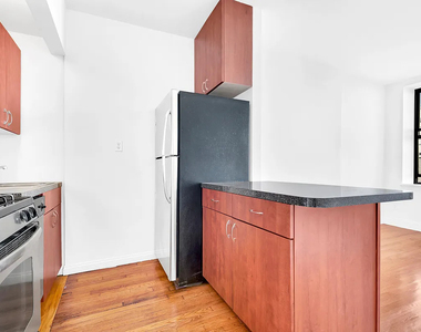 426 West 49th Street - Photo Thumbnail 2