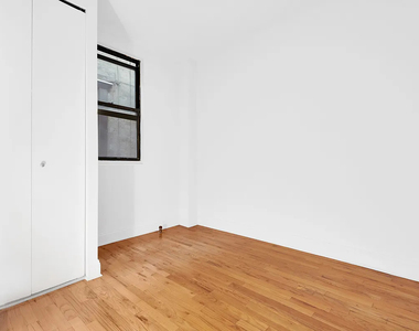 426 West 49th Street - Photo Thumbnail 3