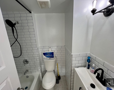 449 Lexington Avenue - Photo Thumbnail 4