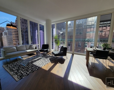 East 44th Street - Photo Thumbnail 1