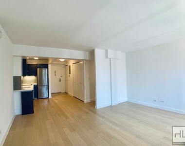 East 39th Street - Photo Thumbnail 9